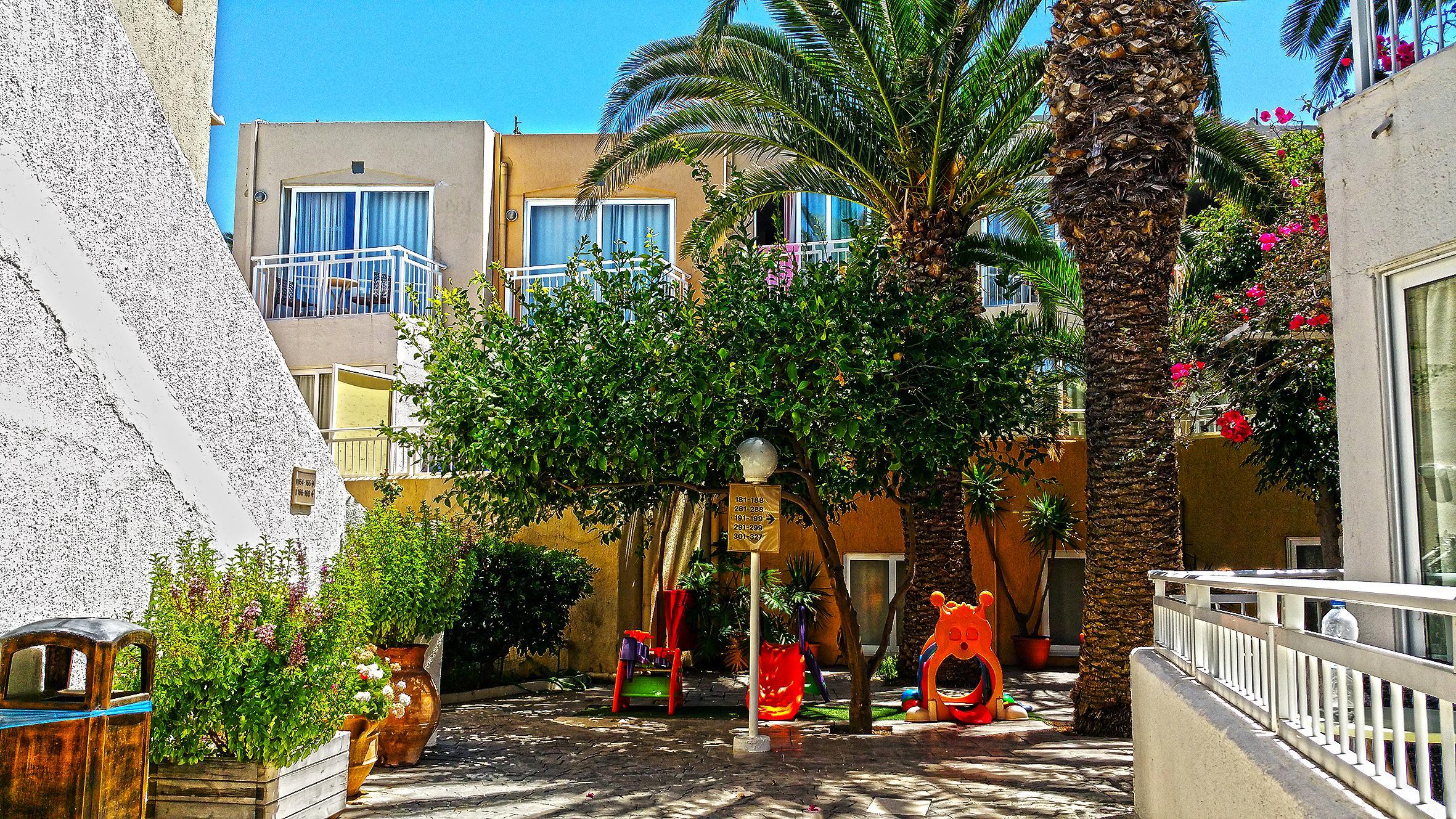 Nefeli Hotel Платанес Екстериор снимка